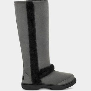 LIKE NEW - UGG Women's Sunburst Tall - SIZE 10